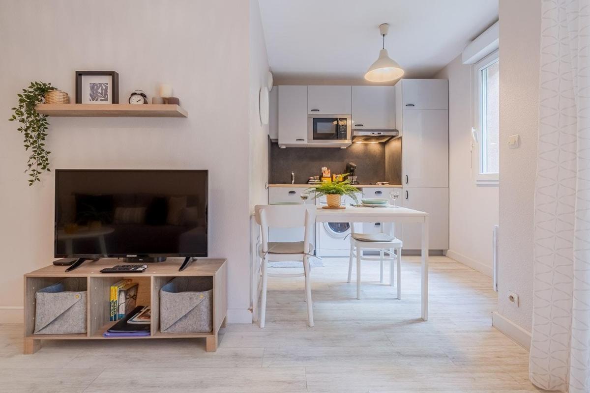 Apartamento Les Capitouls - avec piscine, parking&jardin privé ! Toulouse Exterior foto